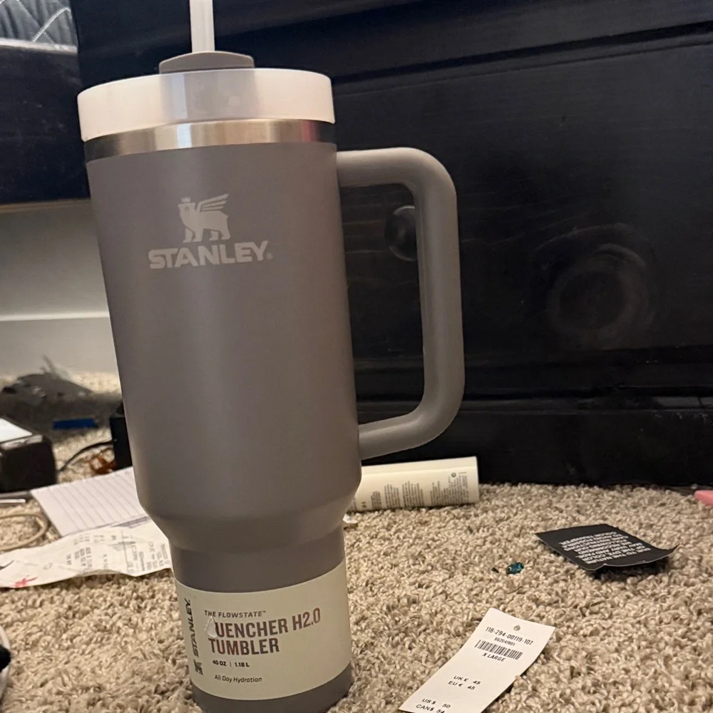 Stanley Gray Insulated Tumbler with Handle - Picture 2 of 3